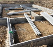 Premiers agglo de mont&eacute; pour le vide sanitaire, RAS aucun agglo de faill&eacute;, bien &agrave; niveau.