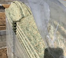 Palette d'entrevous, mat&eacute;riaux utilis&eacute;s pour le vide sanitaire avant le coulage.