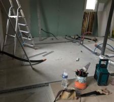 Photo de notre future chambre qui semble microscopique 10m2 seulement mais bon..