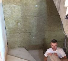 Isolation cage d´escalier cave