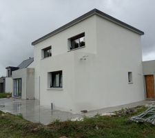 Enduit blanc de la côte sur partie principale
