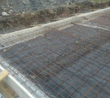 Ferraillage de la dalle avant coulage en début de semaine