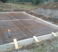 Ferraillage de la dalle avant coulage en début de semaine