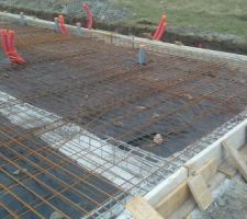 Ferraillage de la dalle avant coulage en début de semaine