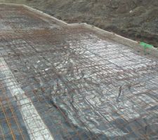 Ferraillage de la dalle avant coulage en début de semaine