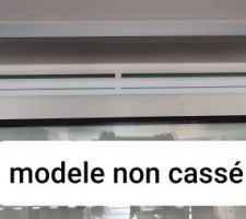 Allez on continue dans le sketch, on vient m installer des grilles d aerations que j attends depuis plusieurs mois...et bingo on m en installe une qui est cassé ..c est pas comme si je n allais pas le remarquer lllolll