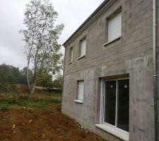 Vue de la face gauche de la maison.