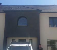 Façade maison avec avancée sur 2 tons