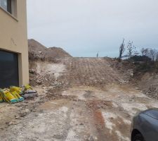 Terrassement remontée sous sol vers l'arrière du terrain