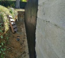 Enduit de fondation sur les murs enterrés