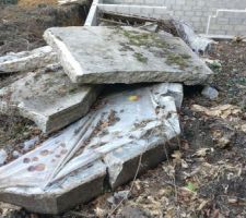 D&eacute;bris trouv&eacute;s sur le terrain