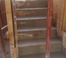 Escaliers intérieur: coulage du béton