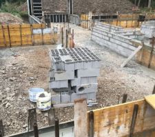 Vide sanitaire en béton banché et agglo coffrés
