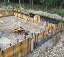 Vide sanitaire en béton banché et agglo coffrés
