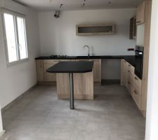 Voici notre cuisine avec le carrelage posé par maison chenes