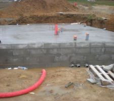 La dalle a été coulée.