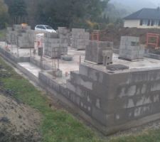 D&eacute;but du montage des murs