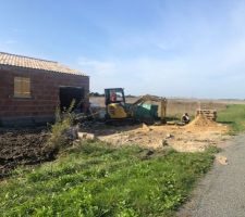 Terrassement pour la tranchée de gaines techniques