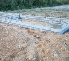 Fondation et dalle - obligation de faire un vide sanitaire sur le local technique de la piscine et l'abris bois