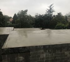 Le plancher du RDC fra&icirc;chement coul&eacute;