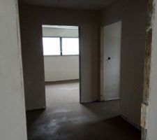 Dressing et chambre au fond