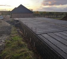 Pose du planché alvéolé pré contraint