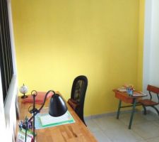 Mur jaune bureau