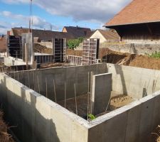 Elévation des murs du sous sol et du garage