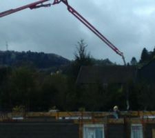 Coffrage des compobaies et coulage du chaînage ceinturage.