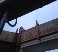 Coffrage des compobaies et coulage du chaînage ceinturage.