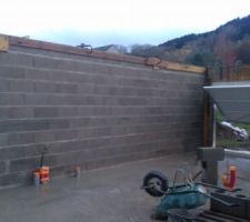 Coffrage des compobaies et coulage du chaînage ceinturage.