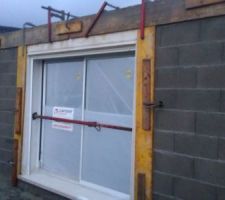 Coffrage des compobaies et coulage du chaînage ceinturage.