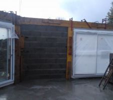 Coffrage des compobaies et coulage du chaînage ceinturage.