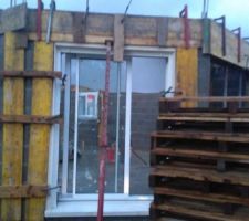 Coffrage des compobaies et coulage du chaînage ceinturage.