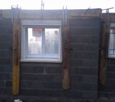 Coffrage des compobaies et coulage du chaînage ceinturage.