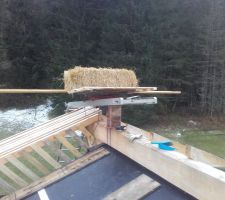 La première botte de paille est en haut