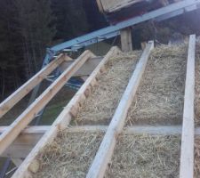 Premier paquet de Isonat Flex 40 à mettre entre les chevrons