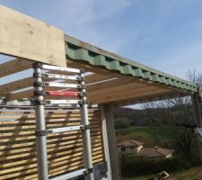 Mise en place des planches de rive pergola