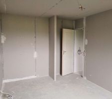 Chambre enfant à l'étage.