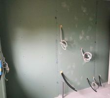 Salle de bain à l'étage.