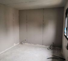 Chambre enfant à l'étage.