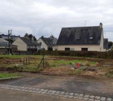 Grillage et haie enlevés