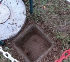 Compteur d'eau posé, et regard PTT déterré et nettoyé