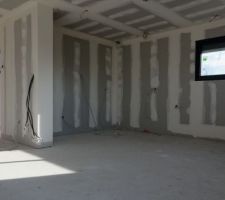 Cuisine (mur colonnes + électroménager froid)