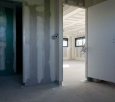 Bureau/chambre d'amis avec accès SDB privative