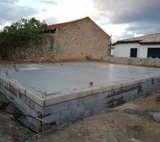Et voila le travail, dalle coulée, temps de séchage de 4 semaines