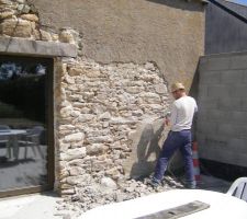 Je m'efforce de mettre la pierre &agrave; nue