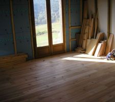 Parquet massif.
Choix interieur bois ,faible emissivite.