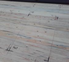 Plancher sapin 20mm : réservation pour la sortie de cheminée