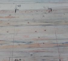 Plancher sapin 20mm : la réservation pour la sortie de cheminée